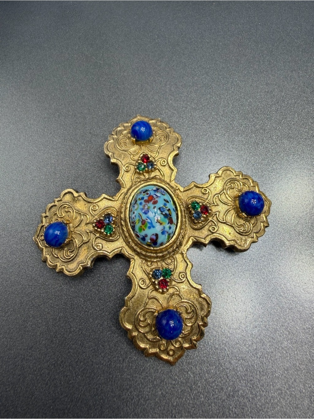 Vintage Accessocraft  Brooch with Art Glass  Center #15SB